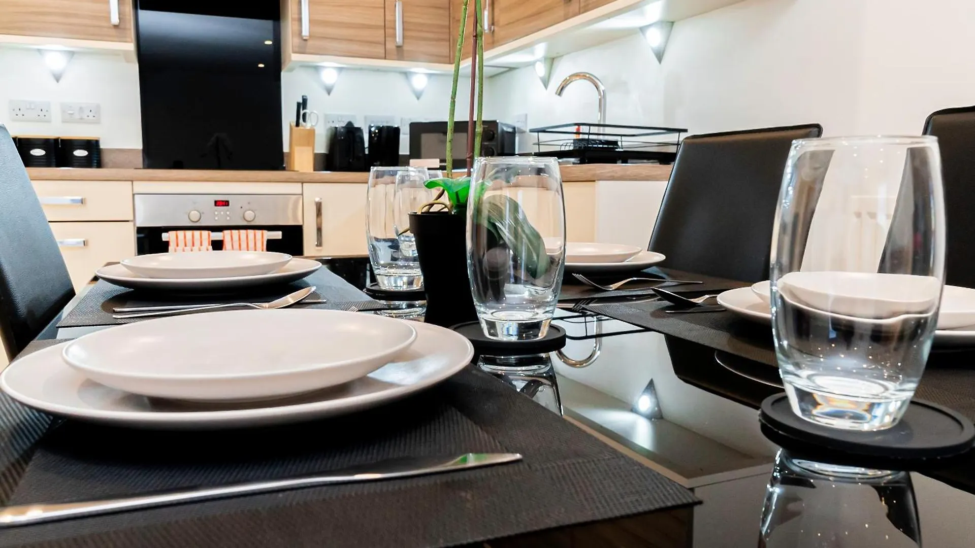 Apartment Modern 2Br Penthouse - Extended Stays, Free Parking & Fast Wi-Fi Southampton United Kingdom