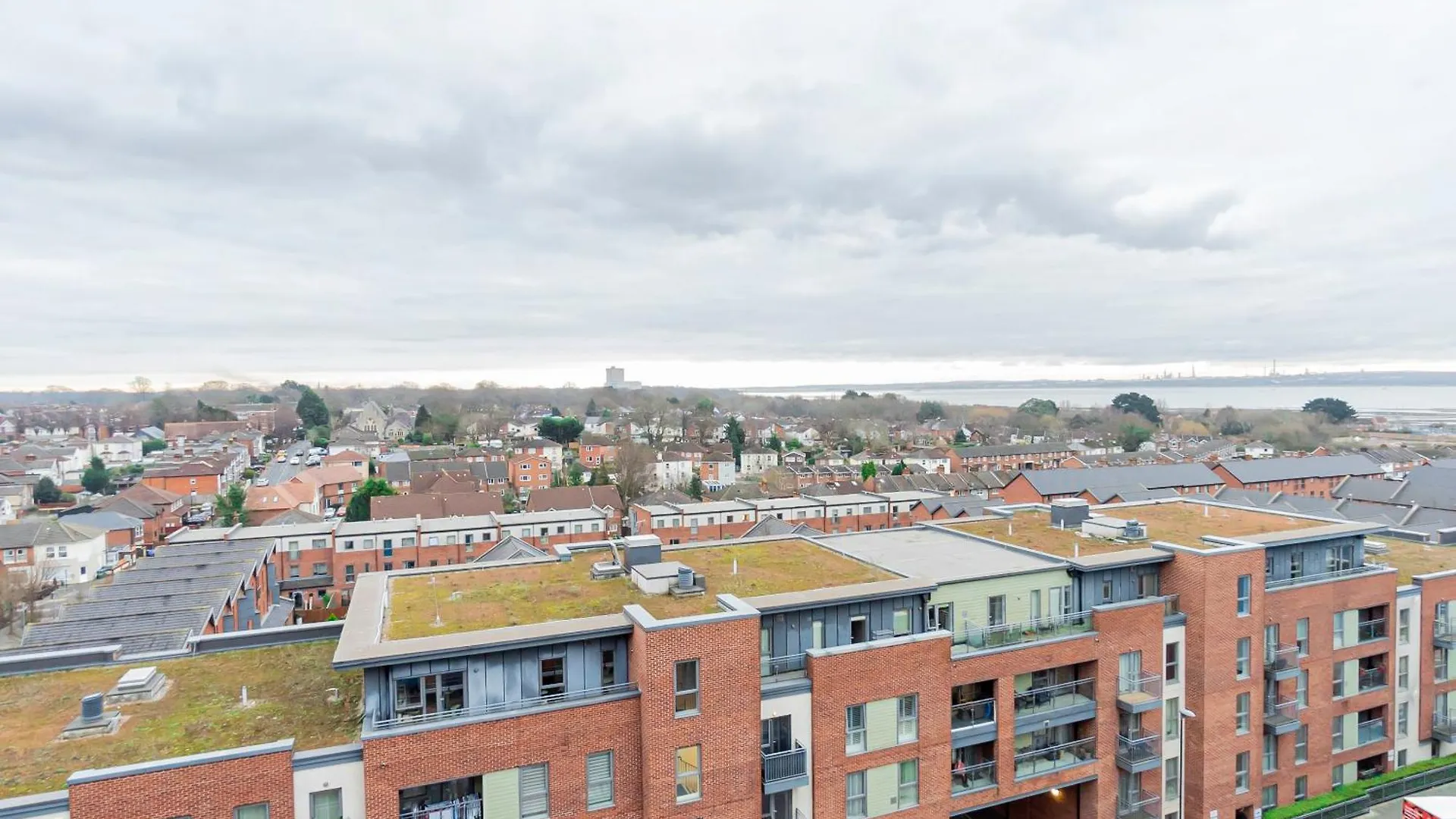 Apartment Modern 2Br Penthouse - Extended Stays, Free Parking & Fast Wi-Fi Southampton