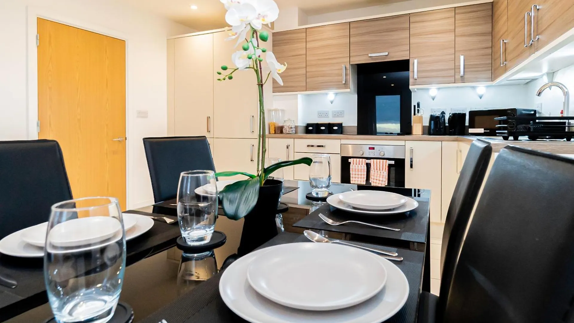Apartment Modern 2Br Penthouse - Extended Stays, Free Parking & Fast Wi-Fi Southampton