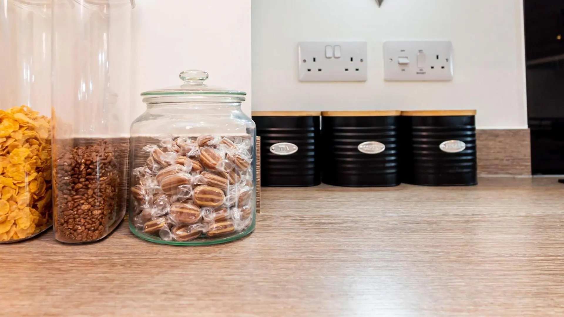 Modern 2Br Penthouse - Extended Stays, Free Parking & Fast Wi-Fi Southampton Apartment