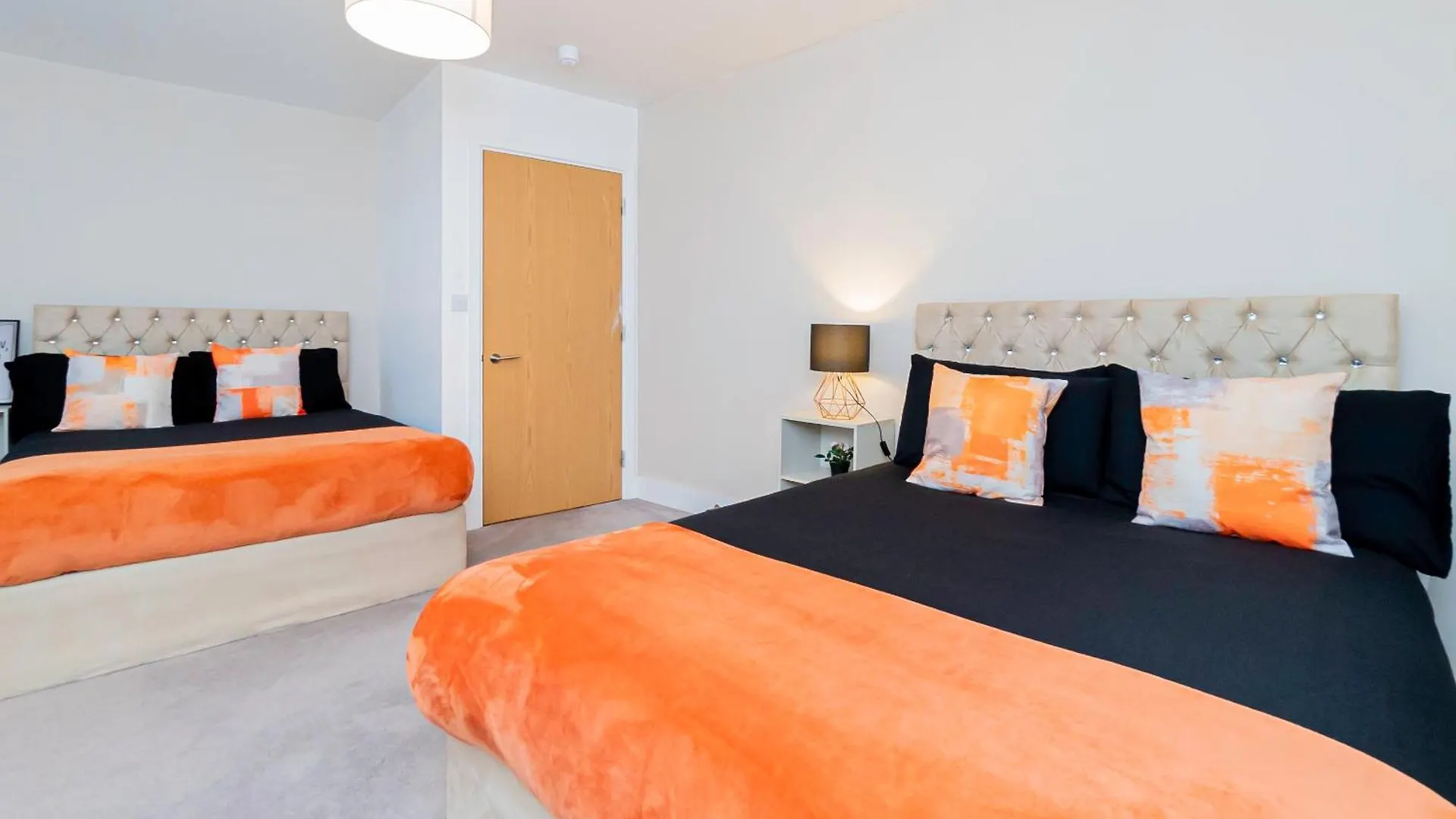 Modern 2Br Penthouse - Extended Stays, Free Parking & Fast Wi-Fi Southampton