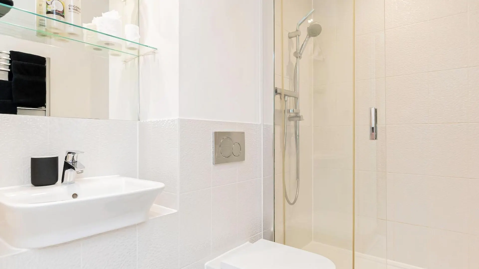 Modern 2Br Penthouse - Extended Stays, Free Parking & Fast Wi-Fi Southampton 0*,  United Kingdom