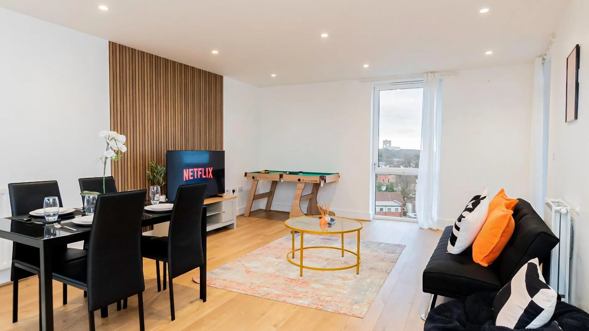Modern 2Br Penthouse - Extended Stays, Free Parking & Fast Wi-Fi Southampton Apartment