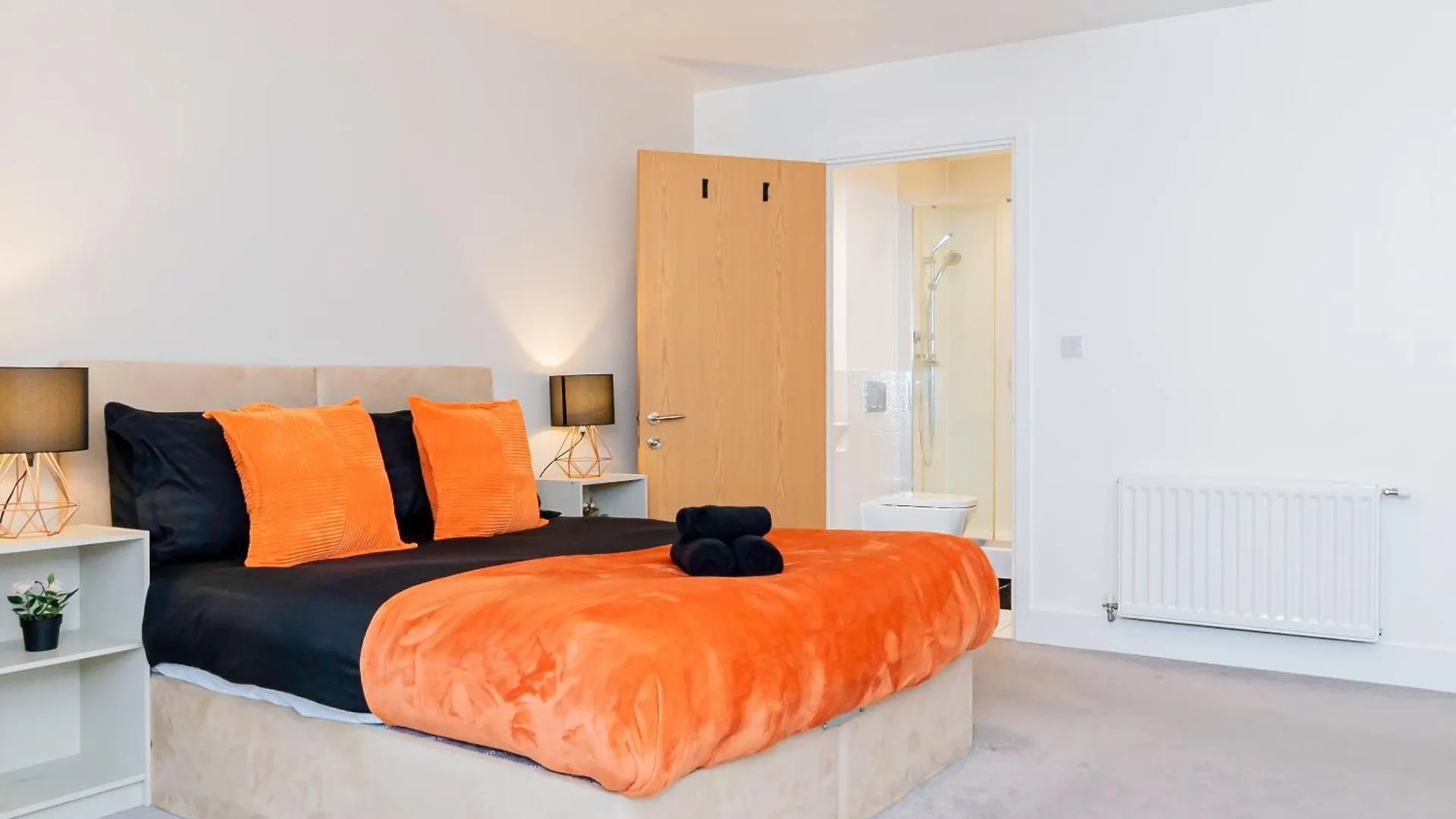 Apartment Modern 2Br Penthouse - Extended Stays, Free Parking & Fast Wi-Fi Southampton United Kingdom