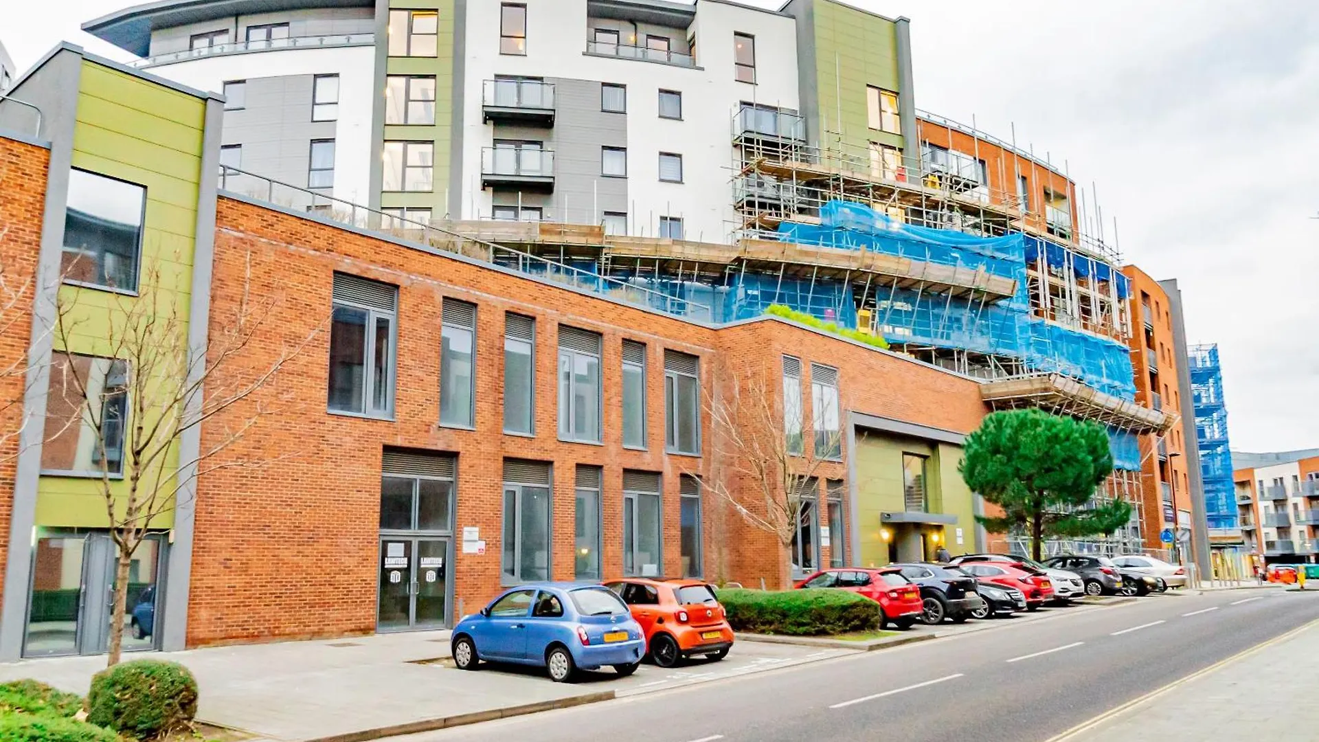 Modern 2Br Penthouse - Extended Stays, Free Parking & Fast Wi-Fi Southampton 0*,